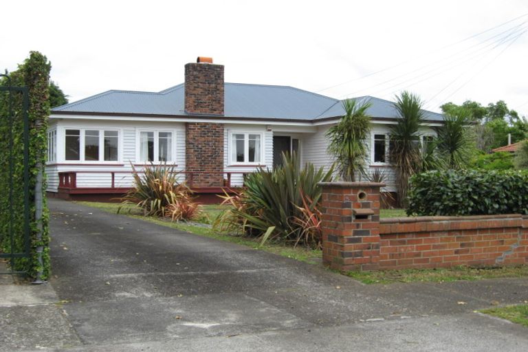 Photo of property in 5 Boyd Avenue, Mangere Bridge, Auckland, 2022