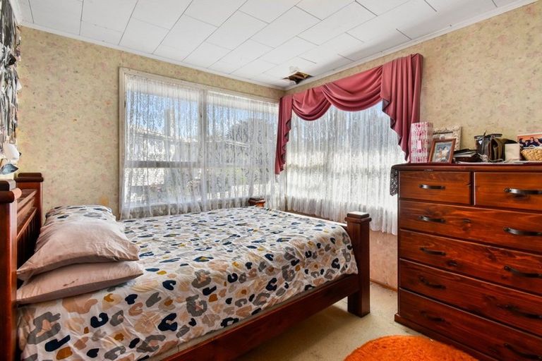 Photo of property in 76 Blake Road, Mangere East, Auckland, 2024