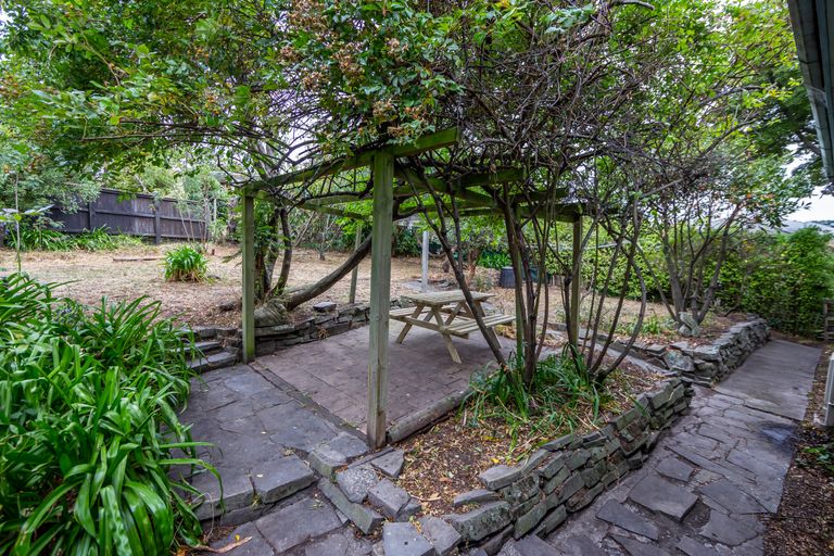 Photo of property in 330 Centaurus Road, Hillsborough, Christchurch, 8022