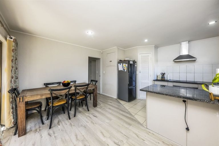 Photo of property in 2/1 Peguero Place, Totara Heights, Auckland, 2105