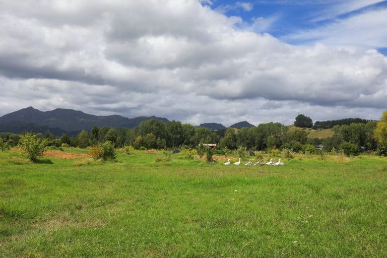 Photo of property in 18 Neavesville Road, Puriri, Thames, 3578