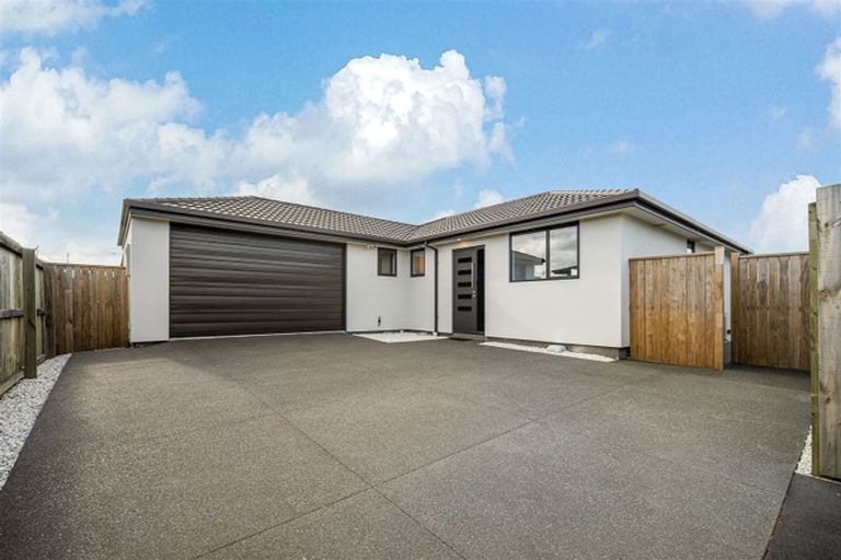 Photo of property in 10 Kingsbridge West, Burwood, Christchurch, 8083
