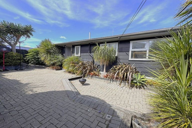 Photo of property in 121 Sandspit Road, Shelly Park, Auckland, 2014