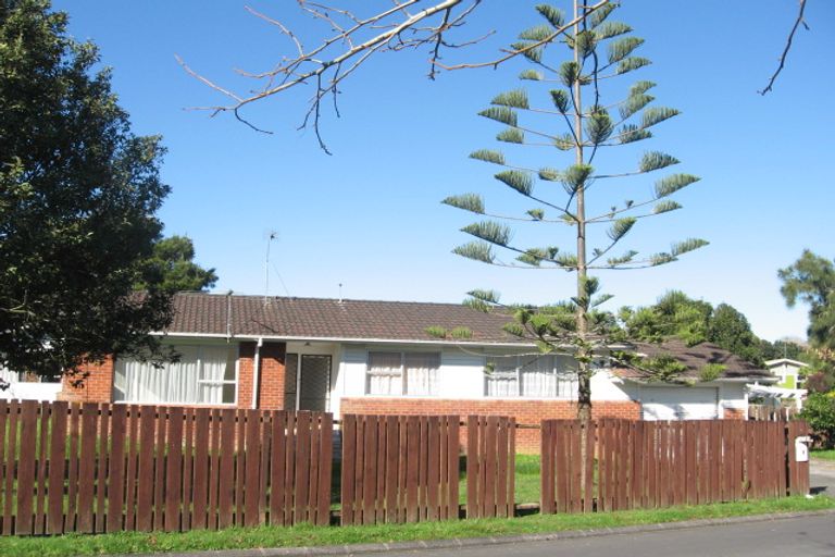 Photo of property in 2 Selsey Lane, Manurewa, Auckland, 2102