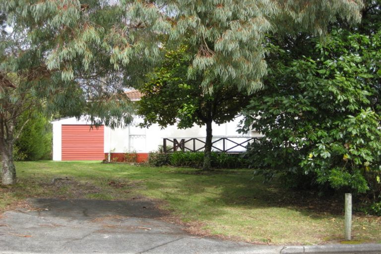 Photo of property in 17 Irwin Place, Kinloch, Taupo, 3377