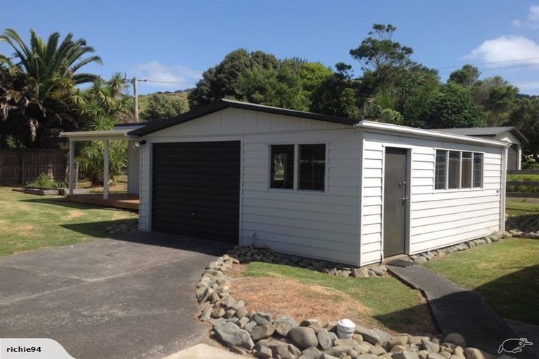 Photo of property in 11 Stack Road, Port Waikato, Tuakau, 2695
