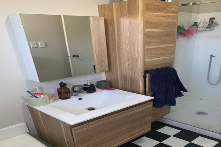 Photo of property in 3/76 Luanda Drive, Ranui, Auckland, 0612