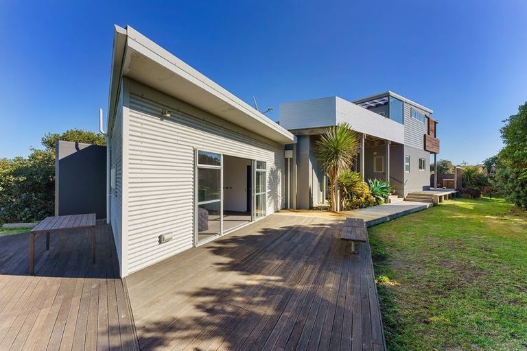 Photo of property in 114 Paetawa Road, Peka Peka, Waikanae, 5391