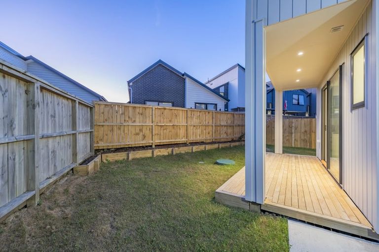 Photo of property in 18c Winfield Road, Kumeu, 0810