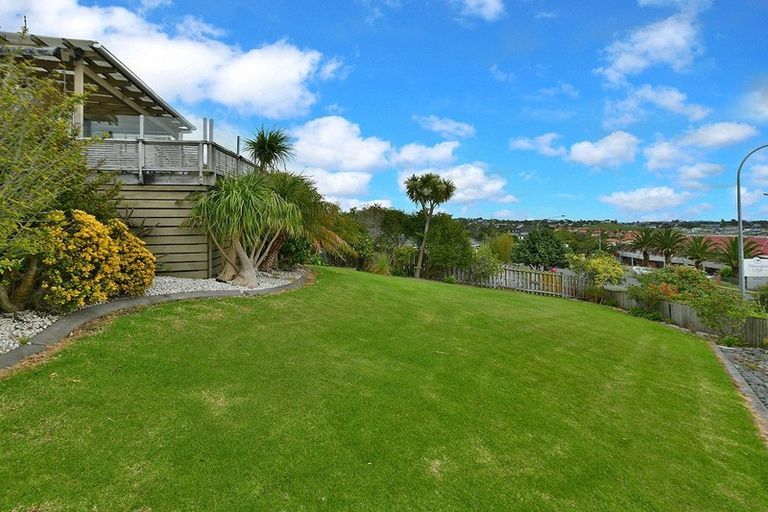 Photo of property in 159 Whangaparaoa Road, Red Beach, 0932