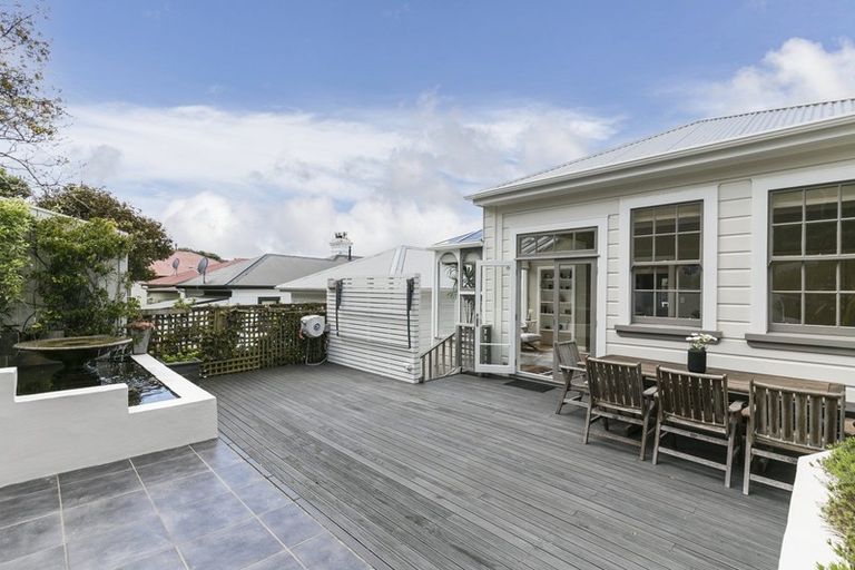 Photo of property in 26 Talavera Terrace, Kelburn, Wellington, 6012