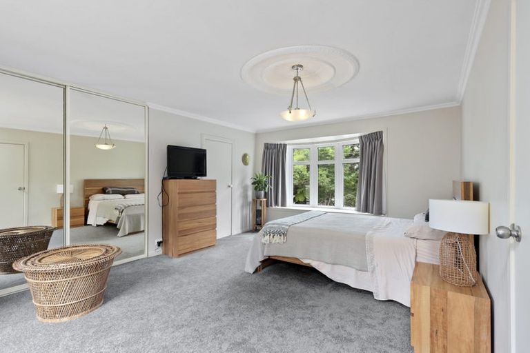 Photo of property in 125 Woodlands Park Road, Titirangi, Auckland, 0604