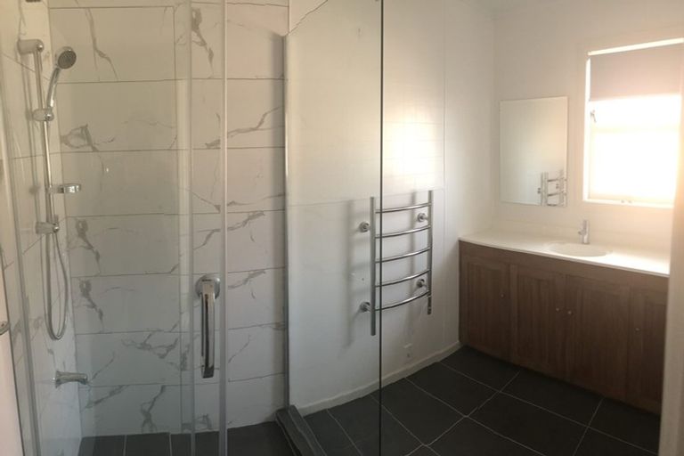 Photo of property in 6 Braeburn Place, Takanini, 2112