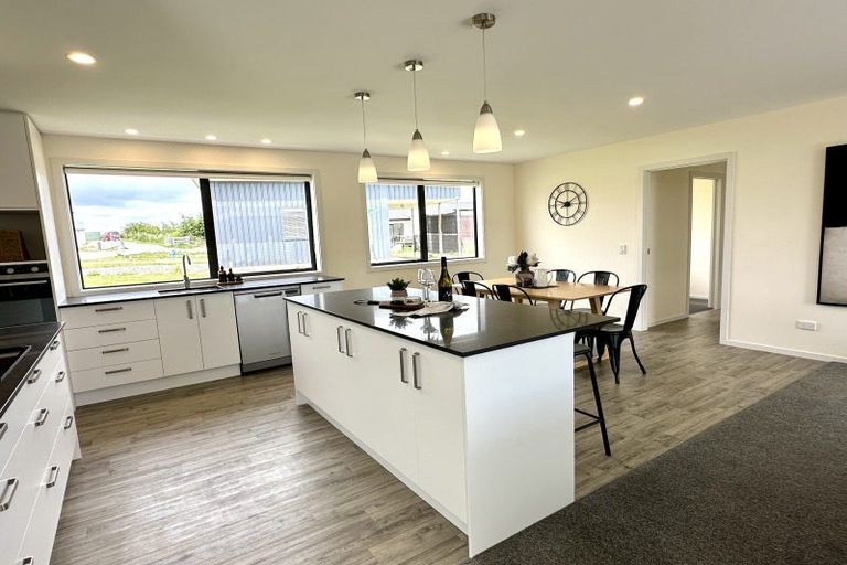 Photo of property in 8 Chatham Rise, Seaward Bush, Invercargill, 9812