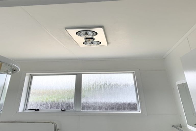 Photo of property in 50b Hartford Crescent, Totara Park, Upper Hutt, 5018