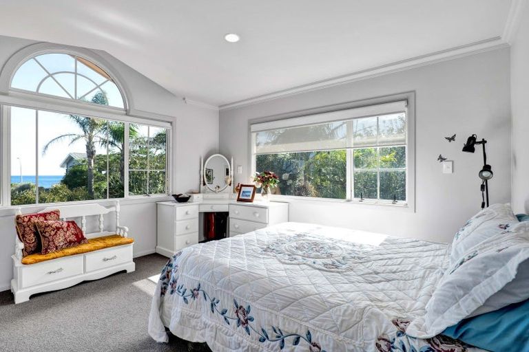 Photo of property in 30 Messenger Terrace, Oakura, 4314