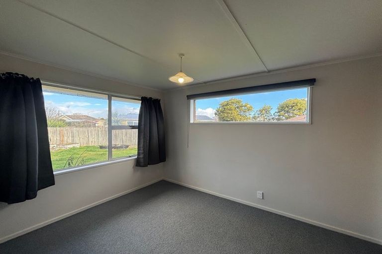 Photo of property in 25b Medina Crescent, Parklands, Christchurch, 8083