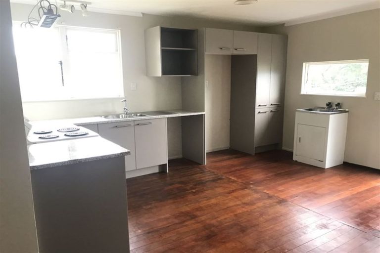 Photo of property in 27 Hooker Avenue, Bryndwr, Christchurch, 8053