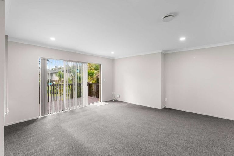Photo of property in 58h Sunnyside Road, Sunnyvale, Auckland, 0612