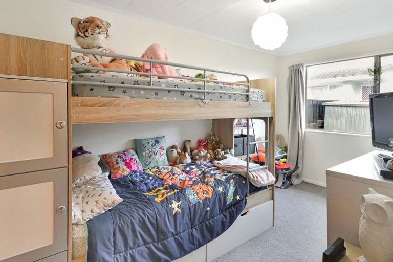 Photo of property in 26a Roband Crescent, Brown Owl, Upper Hutt, 5018