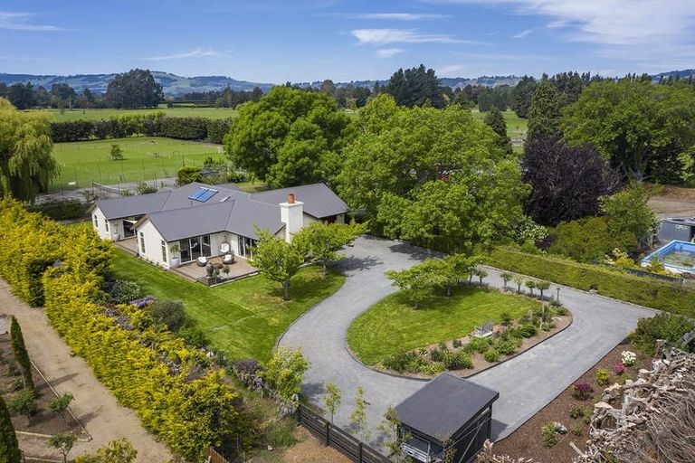 Photo of property in 356 Riccarton Road West, Mosgiel, 9092