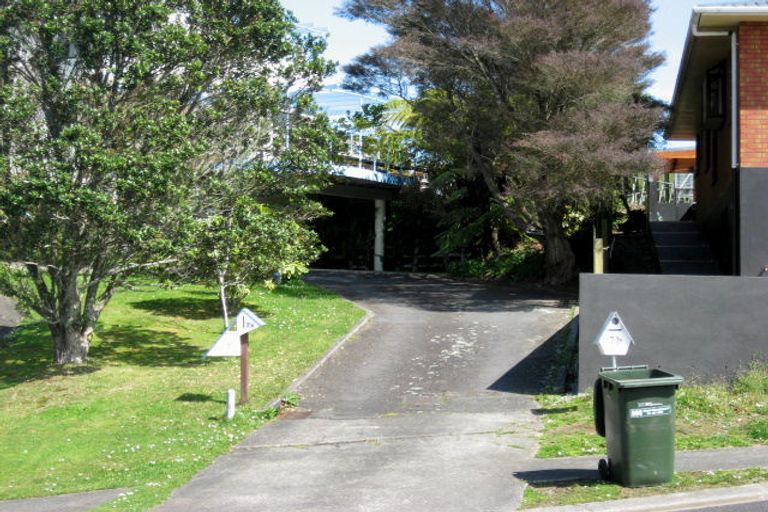 Photo of property in 7b Caledonia Place, Highlands Park, New Plymouth, 4312