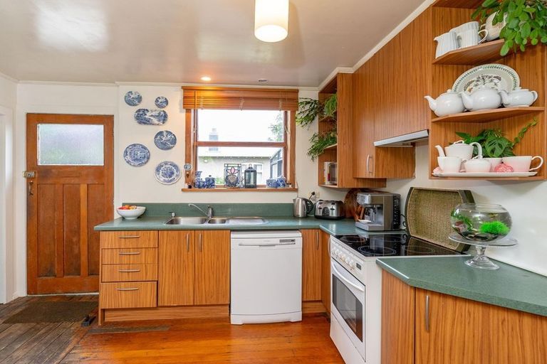 Photo of property in 360 Bay View Road, Saint Clair, Dunedin, 9012