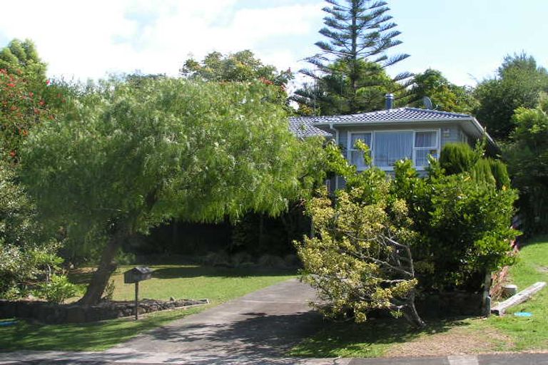 Photo of property in 24 Arosa Place, Forrest Hill, Auckland, 0620