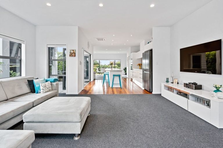 Photo of property in 22 Stace Hopper Drive, One Tree Point, 0118