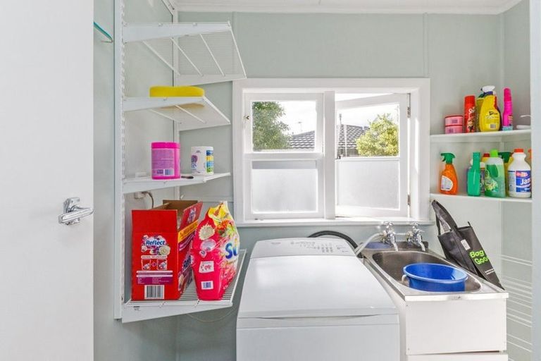 Photo of property in 8 Galway Avenue, Hokowhitu, Palmerston North, 4410