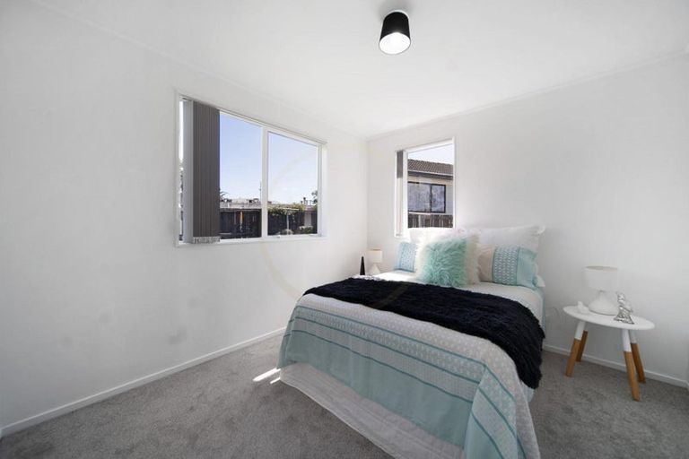 Photo of property in 3/10 Penion Drive, Flat Bush, Auckland, 2023