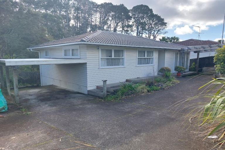 Photo of property in 14 Barnfield Place, Glendene, Auckland, 0602