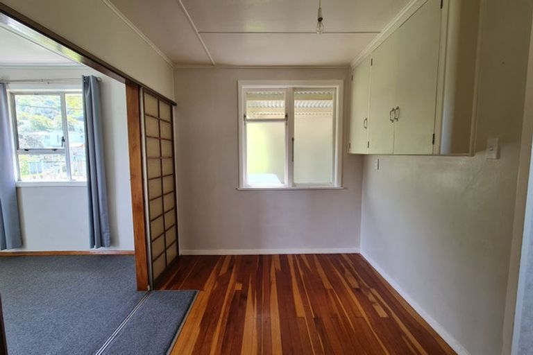 Photo of property in 8 Davidson Crescent, Tawa, Wellington, 5028