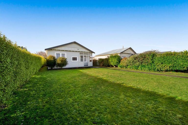 Photo of property in 10 Burns Street, Hawera, 4610
