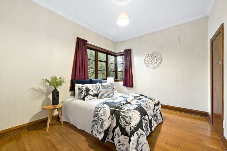 Photo of property in 138 The Ridgeway, Mornington, Wellington, 6021