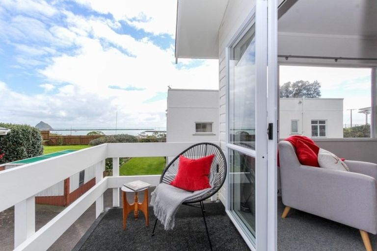 Photo of property in 8b Whiteley Street, Moturoa, New Plymouth, 4310
