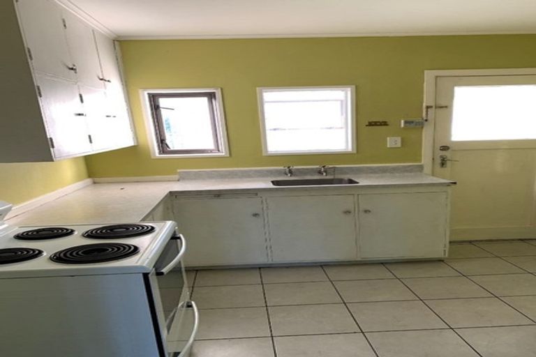 Photo of property in 2/31 Trinity Crescent, Pirimai, Napier, 4112