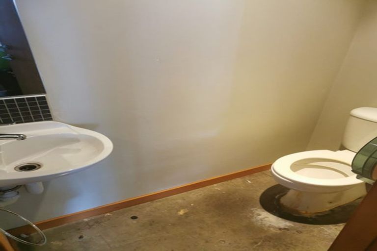 Photo of property in 242/21 Left Bank, Te Aro, Wellington, 6011