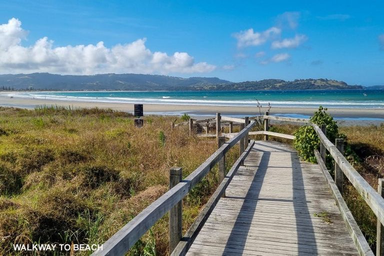 Photo of property in 57 Taumata Road, Omaha, 0986