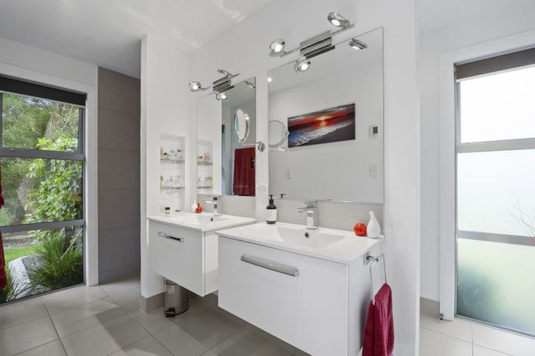 Photo of property in 31 Magnolia Rise, Waipahihi, Taupo, 3330