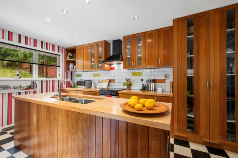 Photo of property in 99 Manuka Street, Stokes Valley, Lower Hutt, 5019