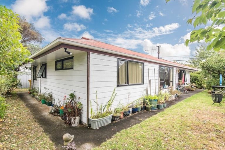 Photo of property in 140 Arawhata Road, Paraparaumu, 5032