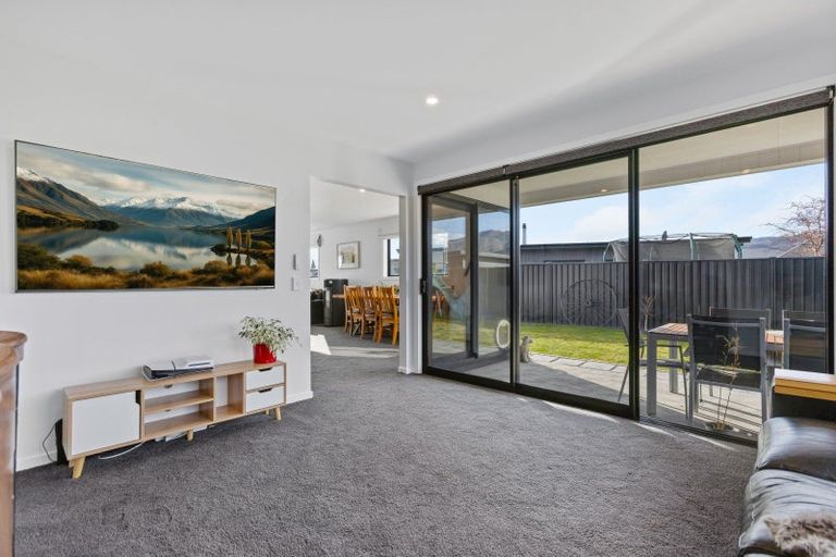 Photo of property in 1 Fraer Street, Cromwell, 9310