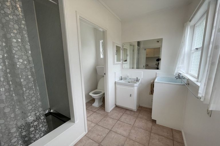 Photo of property in 89 Lynden Avenue, Hillcrest, Auckland, 0627