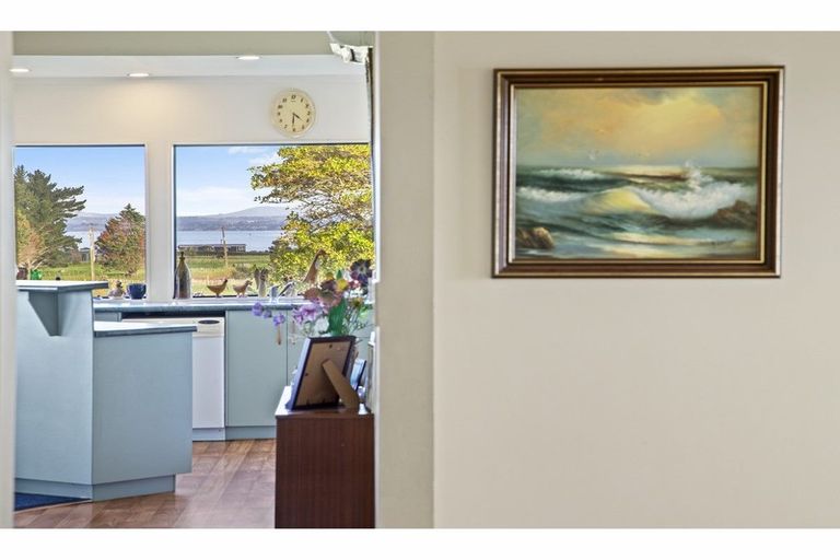 Photo of property in 16 Tearoe Road, Manukau Heads, Waiuku, 2684