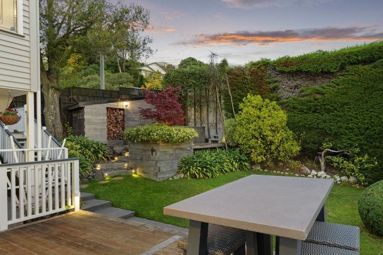 Photo of property in 126 Hackthorne Road, Cashmere, Christchurch, 8022