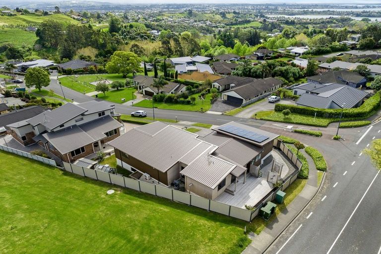 Photo of property in 1 Holcombrooke Lane, Welcome Bay, Tauranga, 3175
