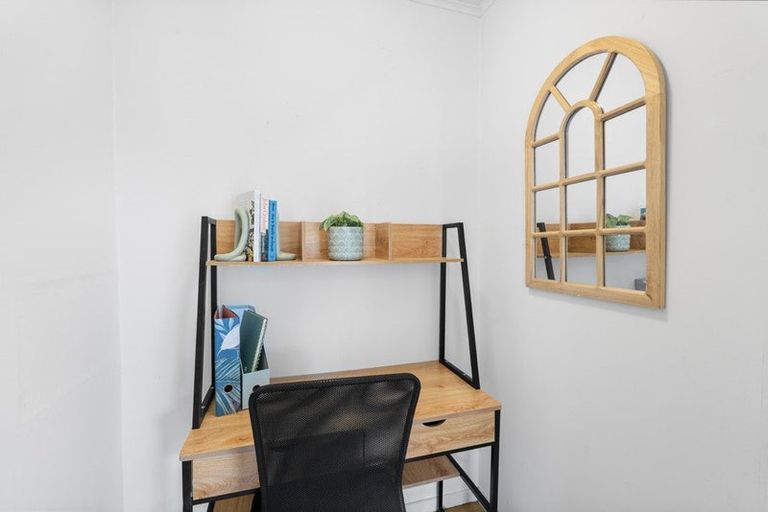 Photo of property in 1/1a Margaret Place, Milford, Auckland, 0620