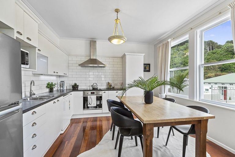 Photo of property in 24 Telford Terrace, Oriental Bay, Wellington, 6011