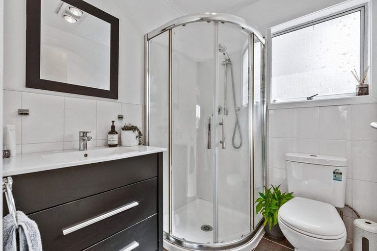 Photo of property in 34 Redwood Drive, Massey, Auckland, 0614